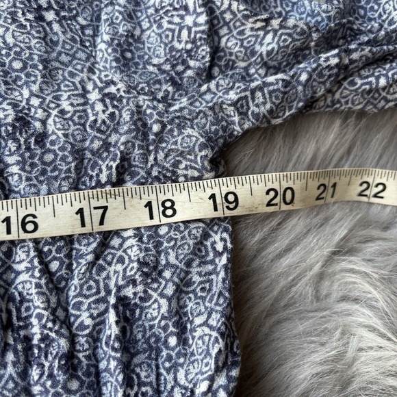 Soft Joie Top Sz M Blue Abstract Print Button Down Shirt Asymmetrical Womens - Picture 7 of 9